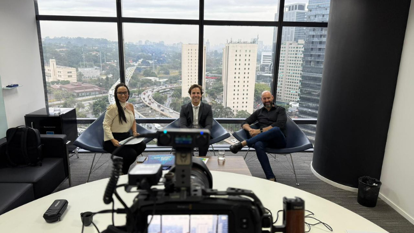 Entenda como o esporte educacional prioriza desenvolvimento e inclusão, enquanto o alto rendimento foca performance e competição, tema explicado por Ian dos Anjos Cunha.