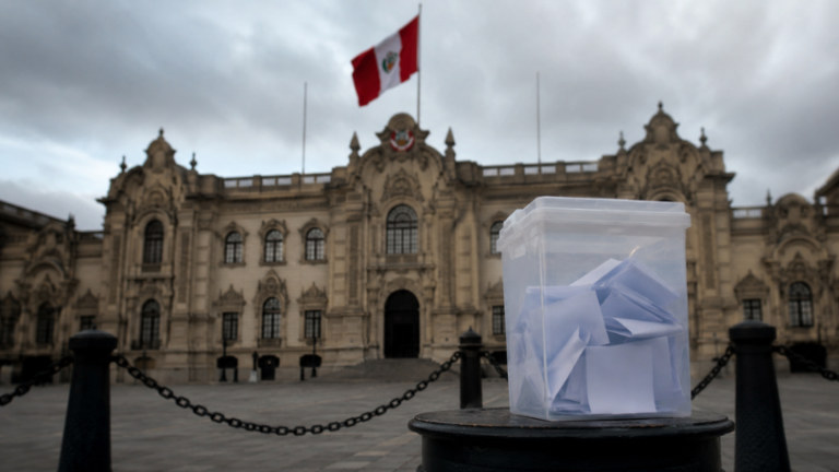 Eleições no Peru e a Crise de Representatividade: O Que a Disputa Indefinida Revela Sobre a Política Latino-Americana